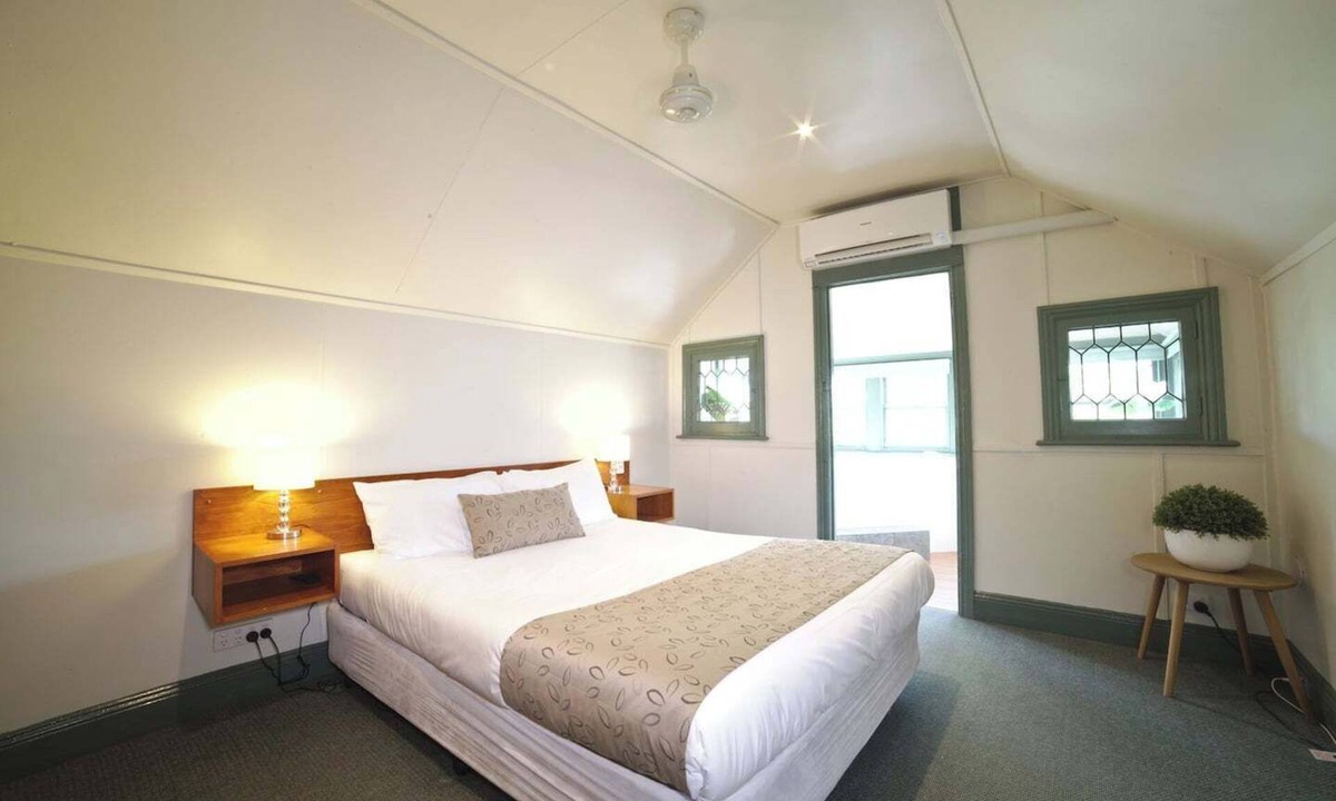 Soldiers Hill Apartment | Step into a cozy and practical 2 bedroom apartment, thoughtfully designed for a comfortable stay. PLEASE NOTE: There are stairs to access the property