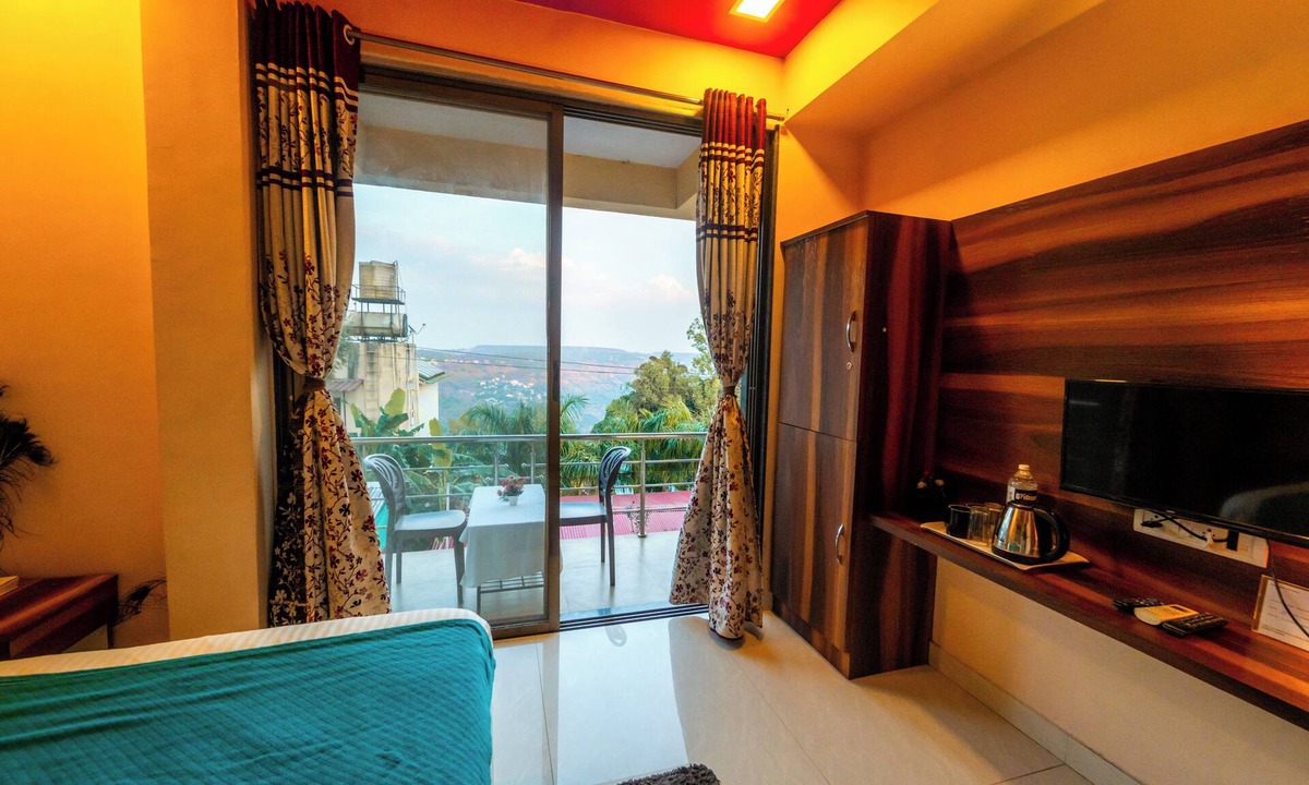 Bhilar Hotel | Strawberry County