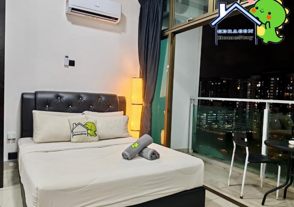 Taman Mount Austin Apartment | Studio Balcony Lake View Palazio Austin IKEA AEON by GDRAGON HomeStay