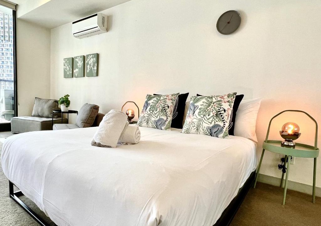 Carlton South Apartment | Studio, Carlton, Queen Victoria Market, Uni Melb