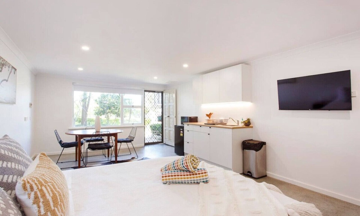 Beaconsfield Apartment | Studio Escape Hamilton Hill