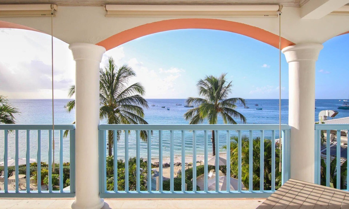 Sunset Crest Apartment | Stunning beachfront condo with amazing beach views - Villas On the Beach 305