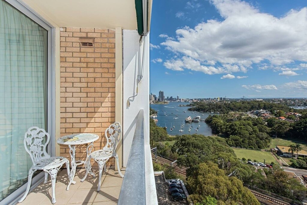 Waverton Apartment | Stunning Harbour View Home!