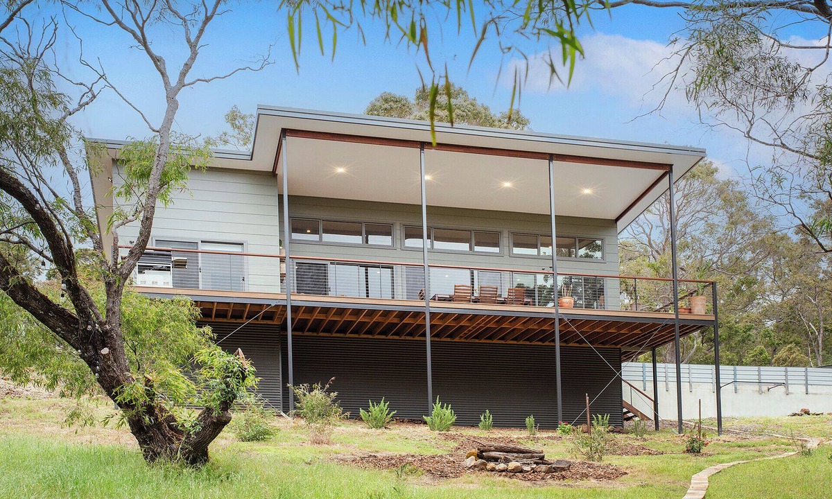Yallingup House | Stunning new family home within the treetops. So close to wineries & beach!
