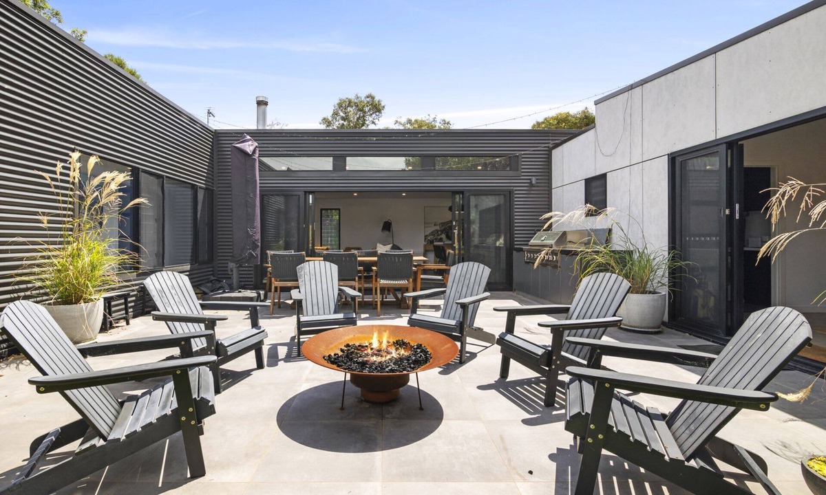 Anglesea House | Stunning on Noble!