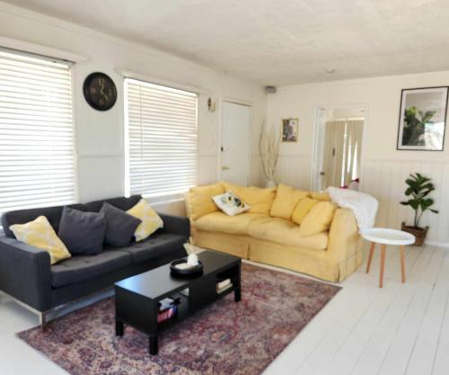 Dunkeld House | Sturgeon Getaway MT Views