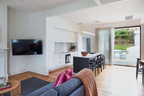 Launceston CBD House | Stylish, Central and Spacious with Parking Included