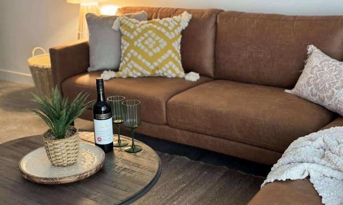 Devonport Apartment | Stylish Loft in Red Hot Lofts Devonport