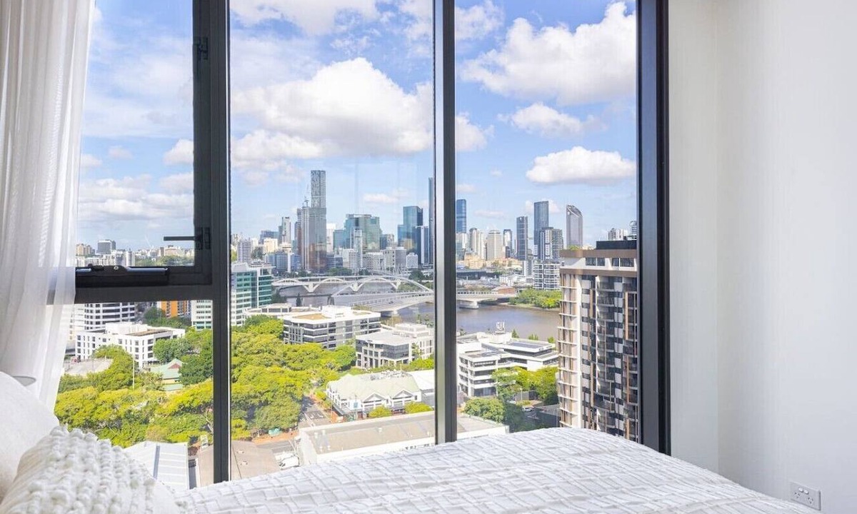 Milton Apartment | Stylish Milton Pad - Sweeping River Views & Pool