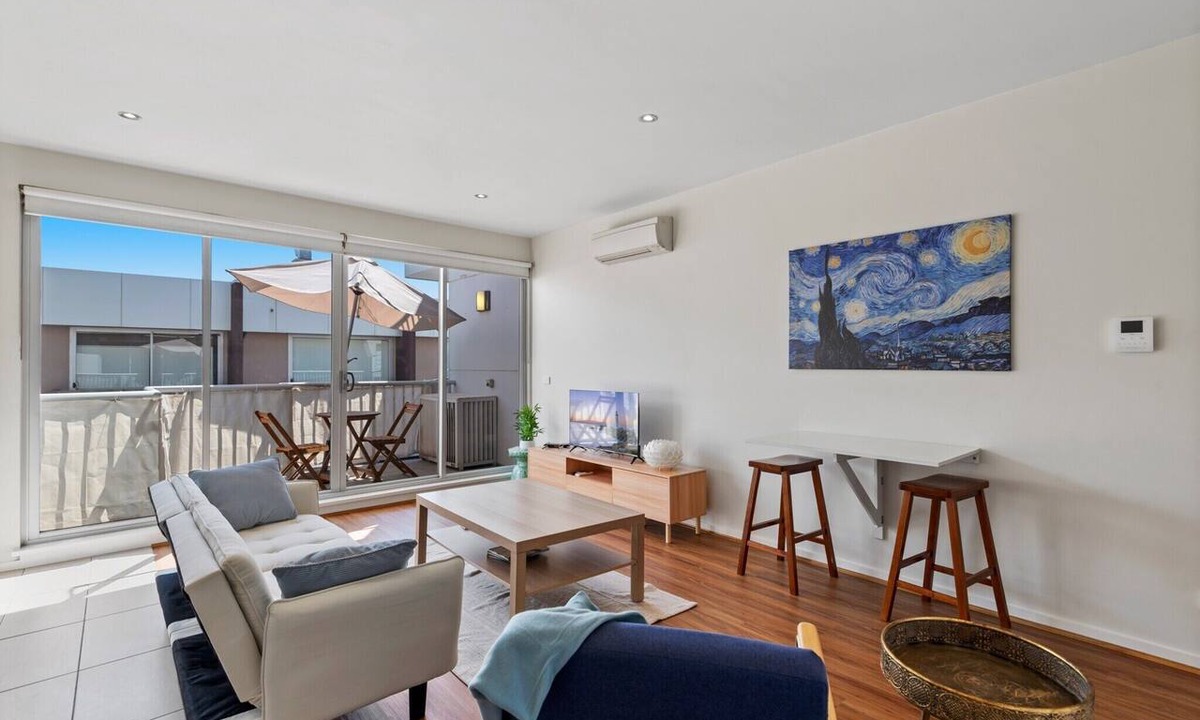 North Melbourne Apartment | Stylish North Melbourne Stay