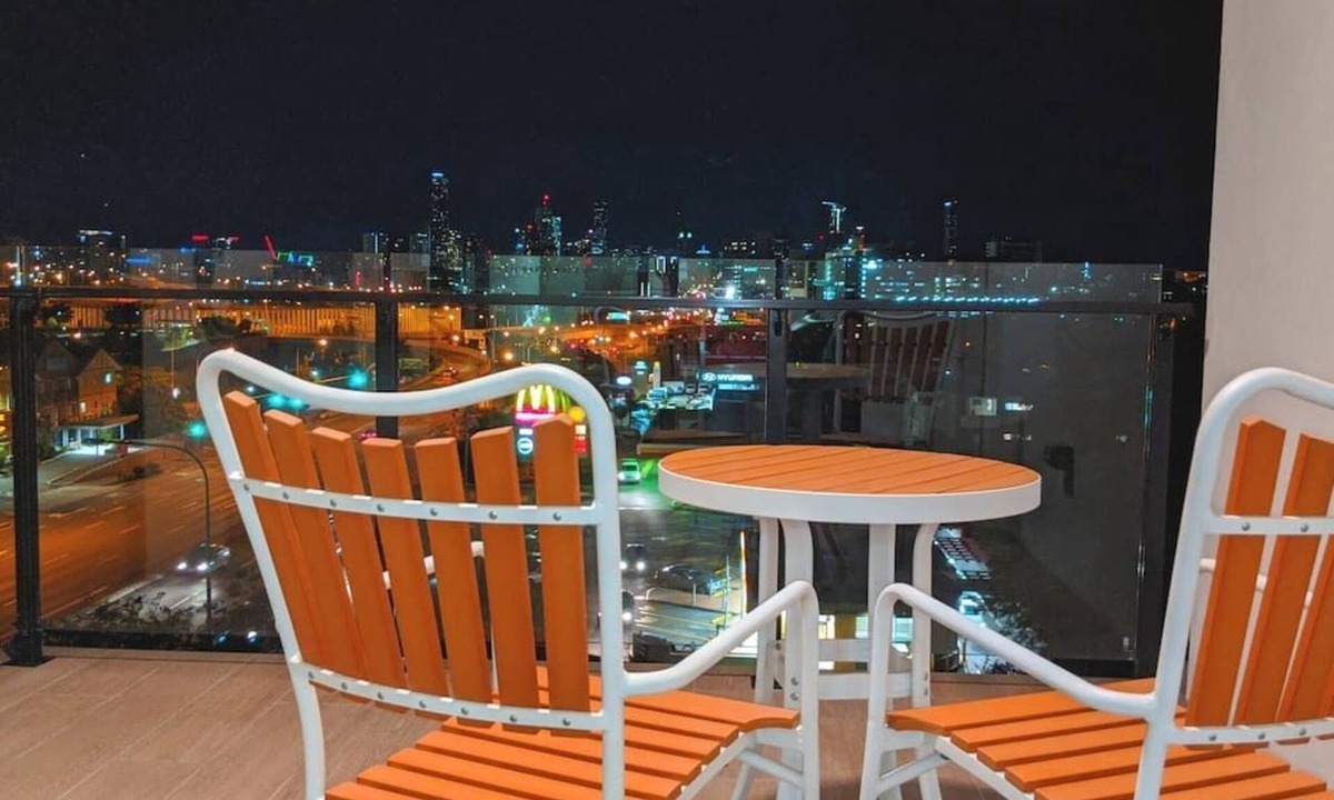 Windsor Apartment | Stylish Top Level 3 Bedroom Apartment