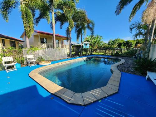 Petrie Apartment | Suburban Paradise With a Pool