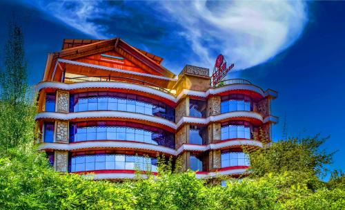 Darjeeling Hotel | Sumitel Queens Yard