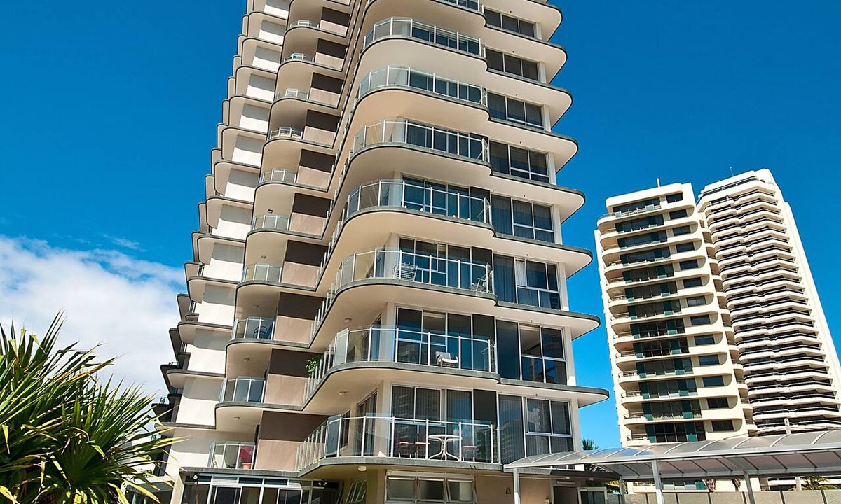 Main Beach Apartment | Sunbird Beach Resort