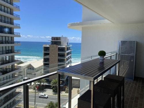Main Beach Apartment | Sunbird Beach Resort Main Beach