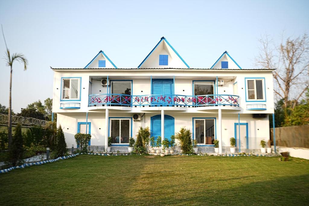 Noida Hotel | Sundown Resort