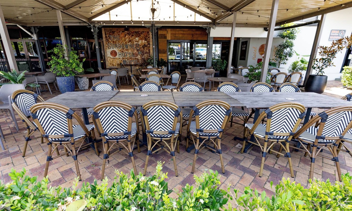 Caboolture Hotel | Sundowner Hotel Motel