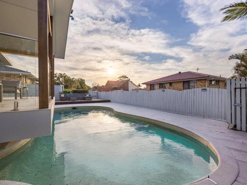 Sunnybank Hills House | Sunnybank Hills Retreat 4BR Home with Pool and Backyard