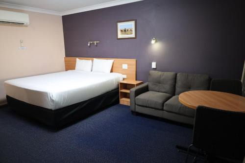 Allenstown Hotel | SunPalms Motel