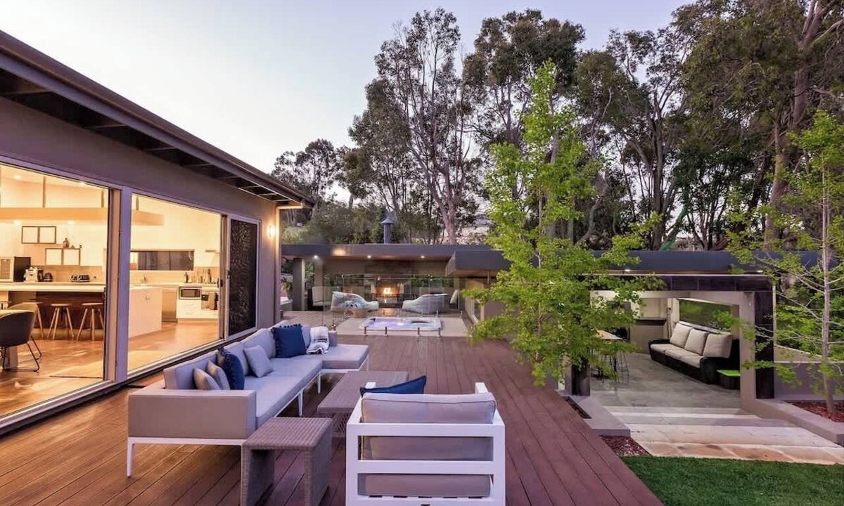 Yallingup Siding House | Sunrise Tranquillity: Luxe Retreat with Heated Spa