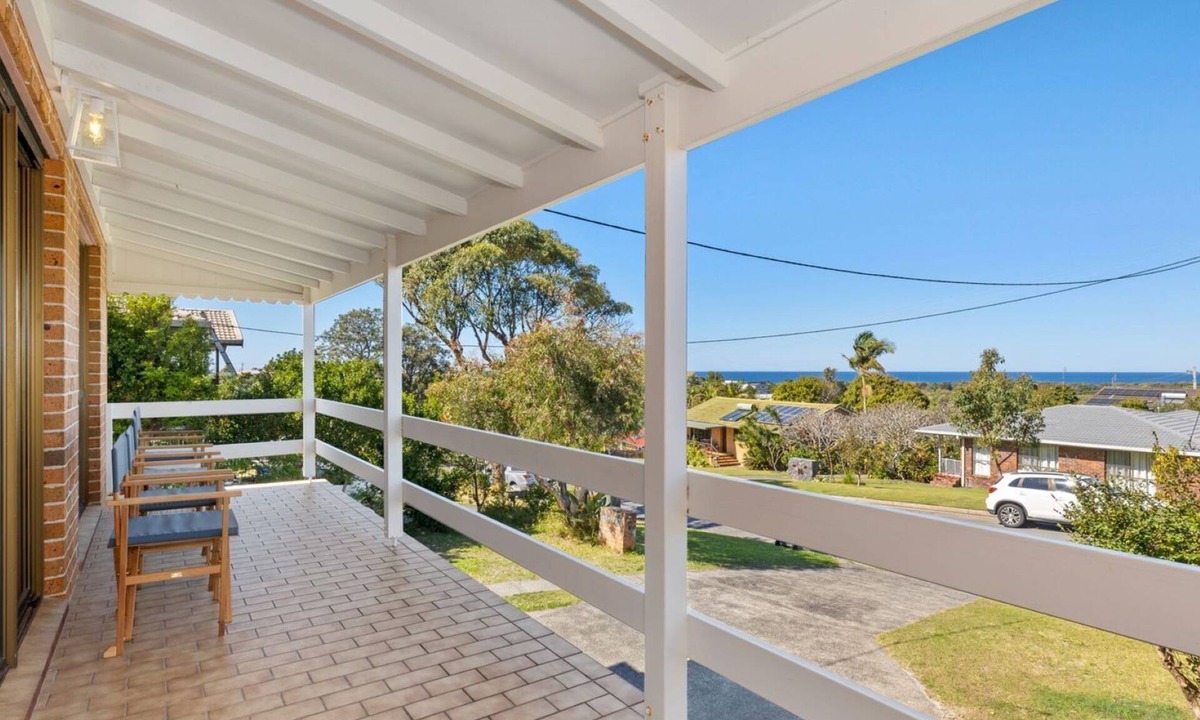 Kingscliff House | Sunset House on the Hill