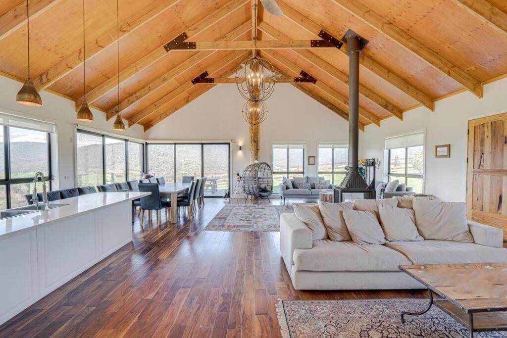 Wangaratta Forward House | Sunset Ridge