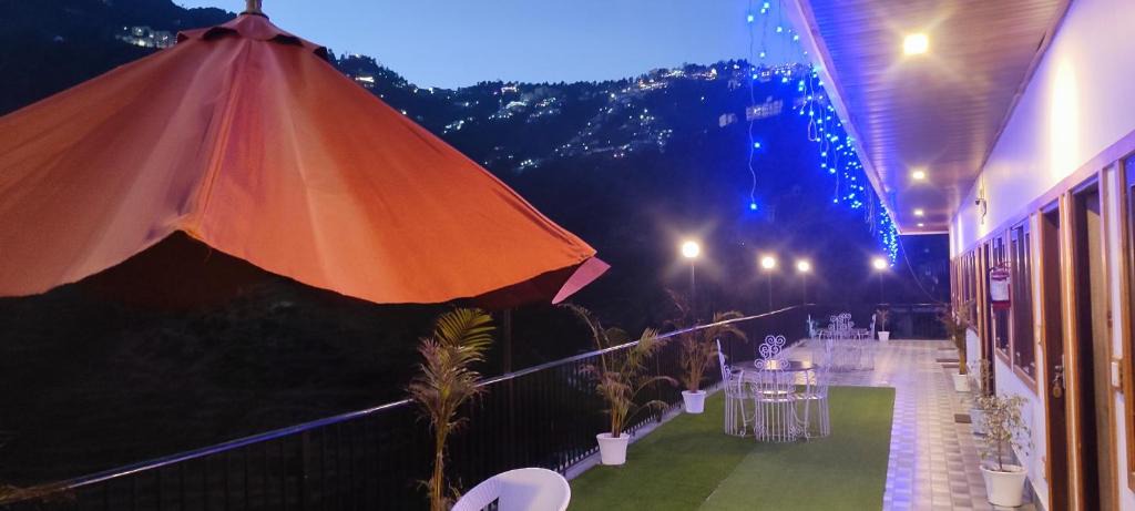 Mussoorie Hotel | Sunset View Resort by MountMemory