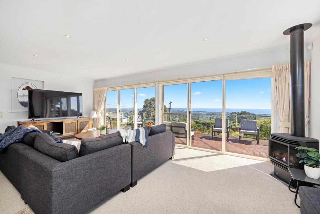 McCrae House | Sunset Views - Cozy McCrae Getaway