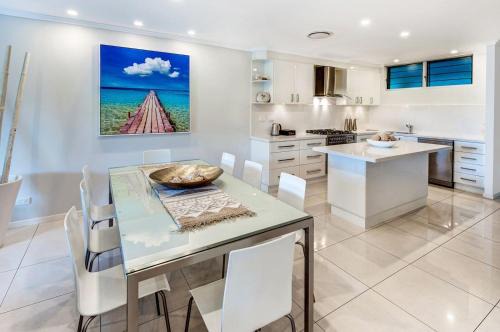 Hamilton Island Apartment | Sunset Waters Apartments