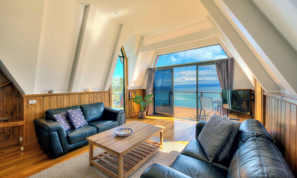 Coles Bay House | Sunsets - Freycinet Holiday Houses