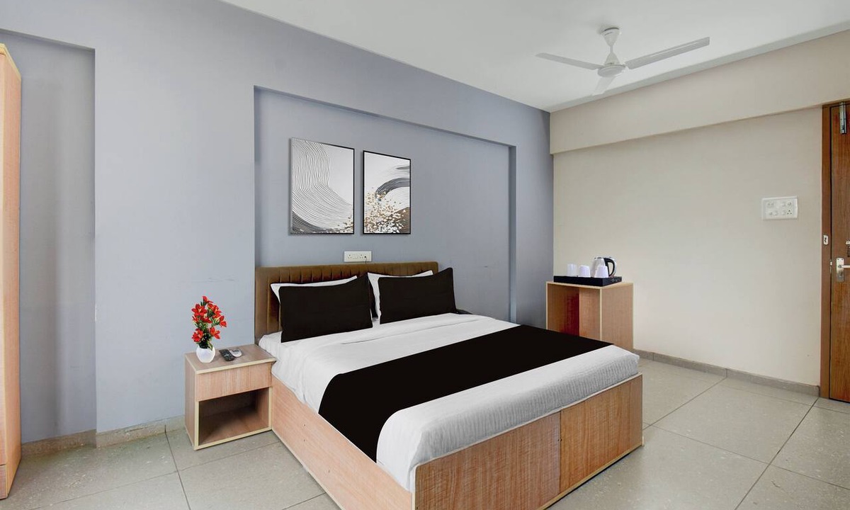 Pune Hotel | Super Collection O Katraj Bus Stop