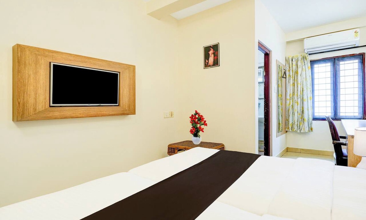 Shenoys Hotel | Super Collection O MG Road
