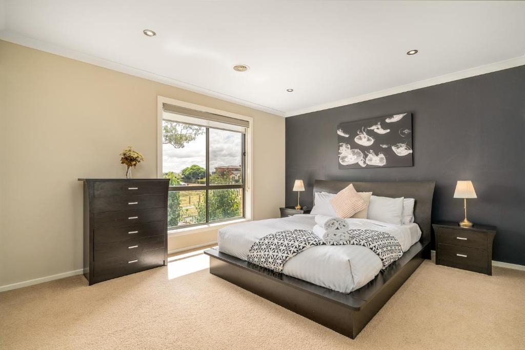 Gungahlin House | Superb 3BR Townhouse near Town Centre - Hosted by Canstay