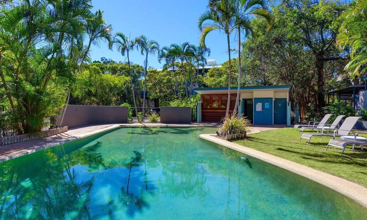 Rainbow Beach House | Surfside Beach House 23 – Rainbow Shores. 2 minute walk to beach. pool.