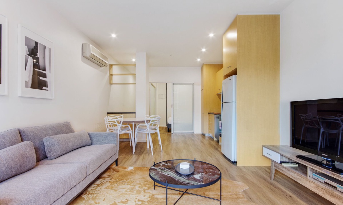Adelaide Central Business District Apartment | Swainson on Bent - 1.17