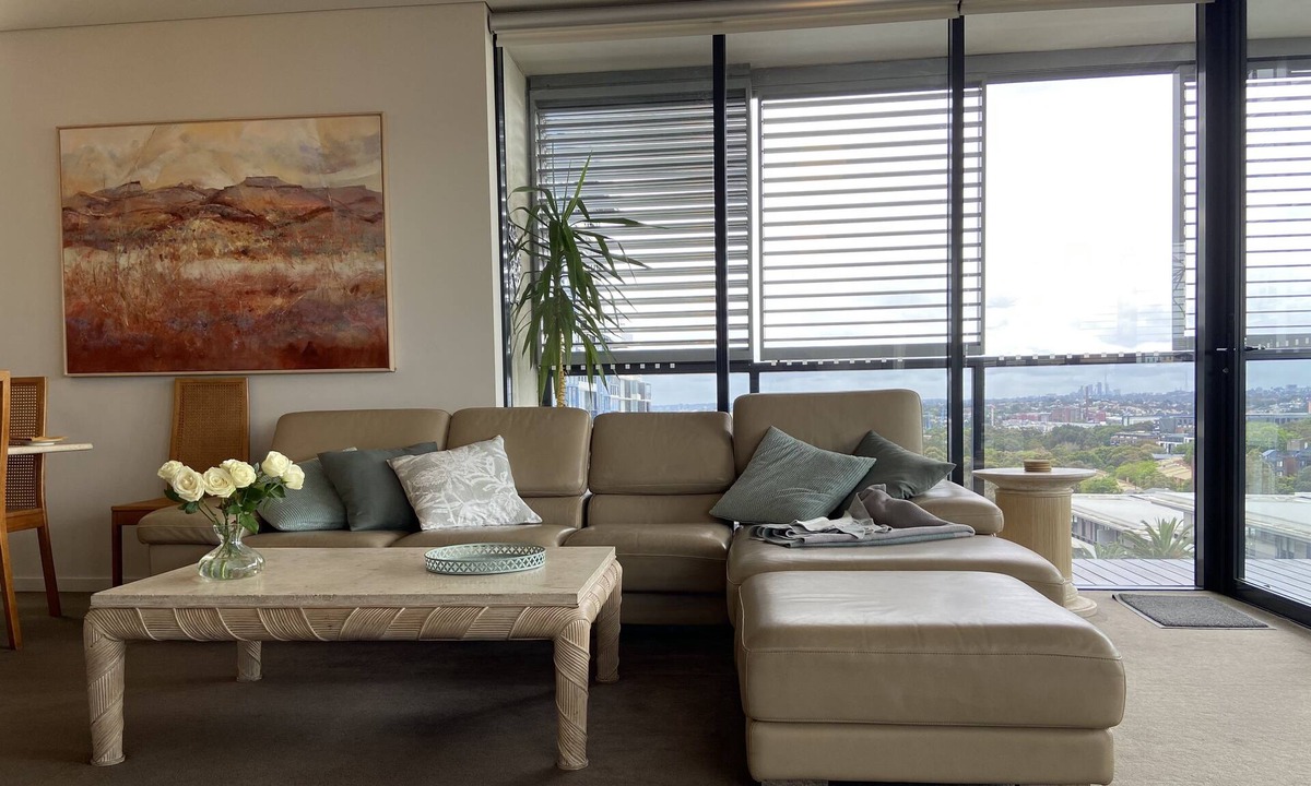Annandale Apartment | Sweeping City Views from an Elegant Apartment