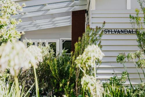Hepburn Springs House | Sylvandale