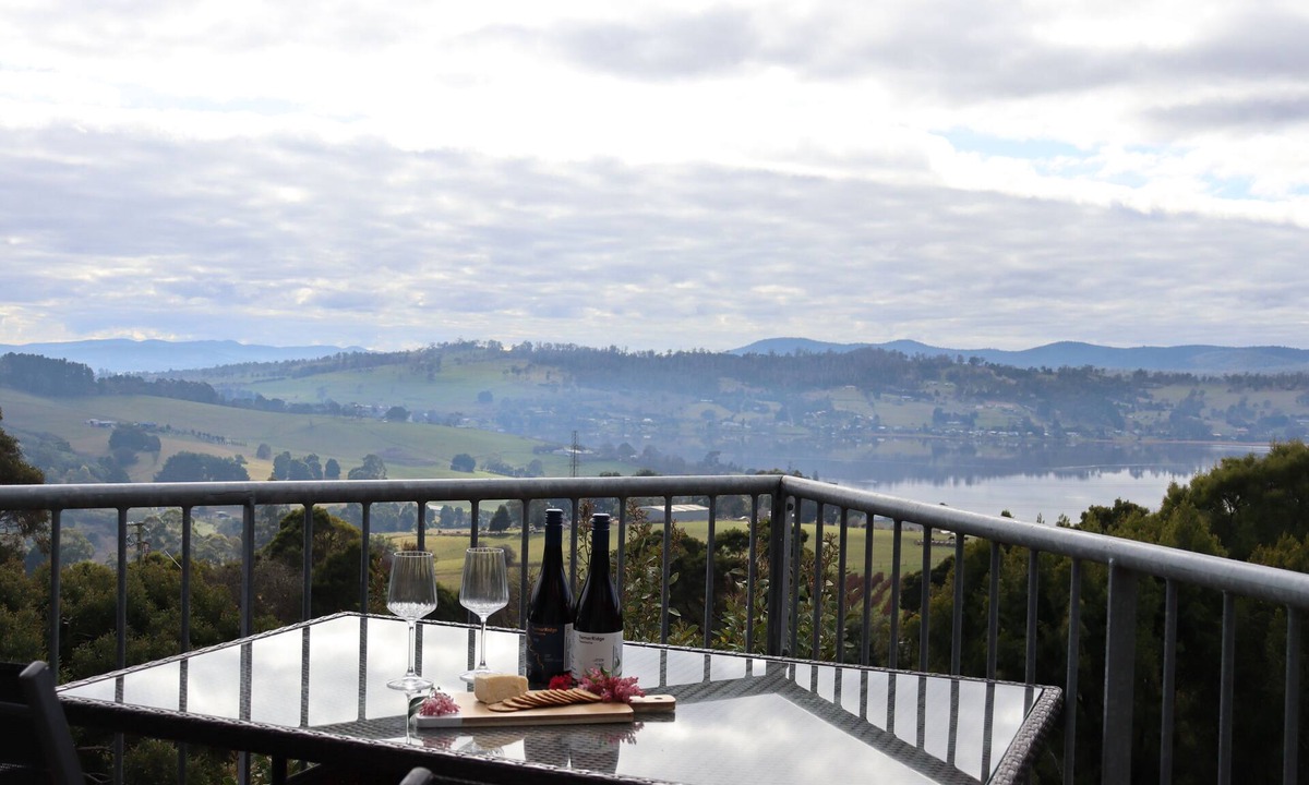 Grindelwald Apartment | Tamar Ridge Winery Apartment #8
