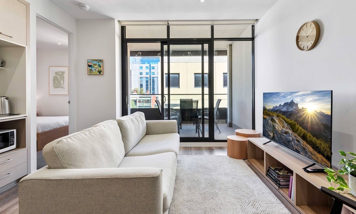 Richmond North Apartment | Tasteful 2-Bed Unit By Bridge Rd Shops