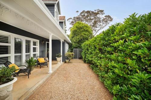 Blackheath House | Te Kāinga Maunga Spa Sauna Cosy Fireplace and Pet Friendly