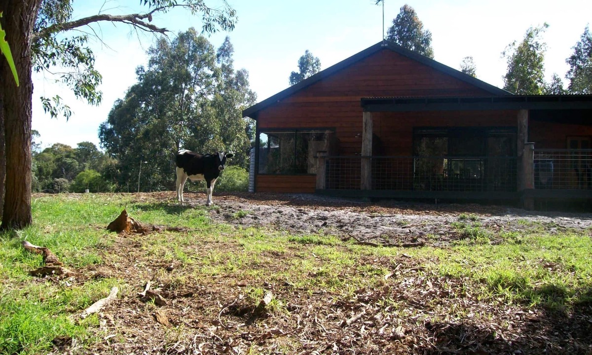 Metricup Cottage | Tea tree cottage a quiet place to relax and unwind