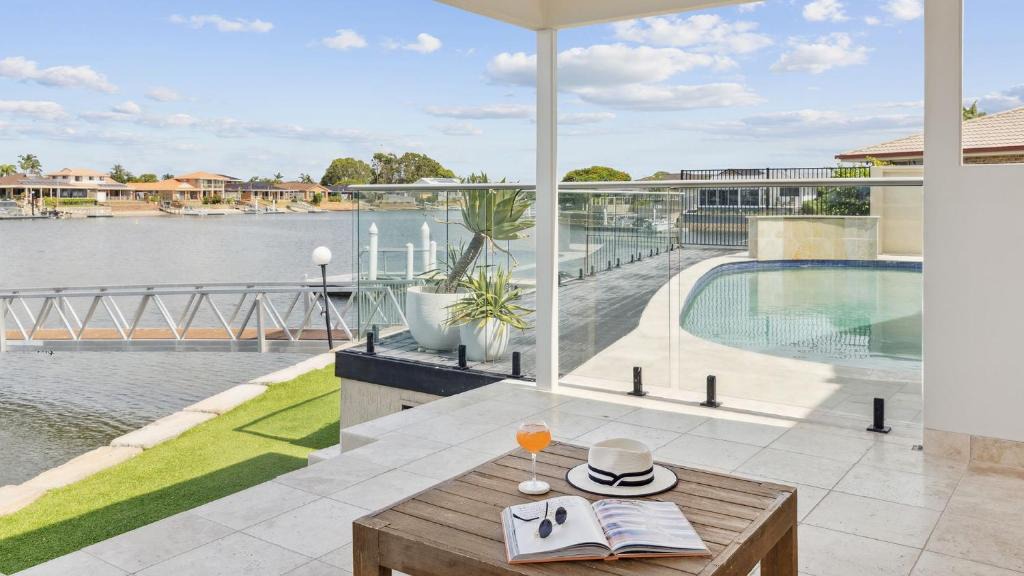 Yamba House | Tecoma 3 - Most Popular Waterfront with Private Pontoon - Holiday Yamba