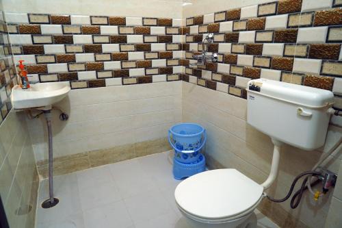 Sigra House | Thath Banarasiya