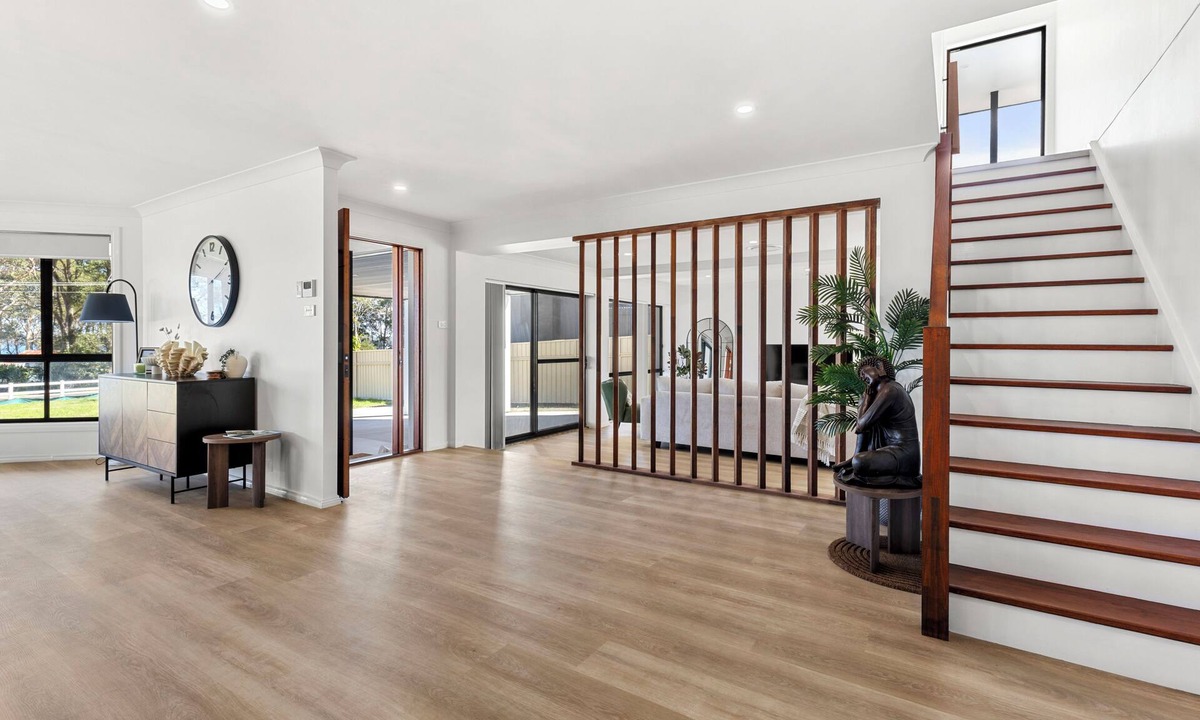 St. Georges Basin House | The Basin Cove - Sleeps 10 - Beautiful Water Views