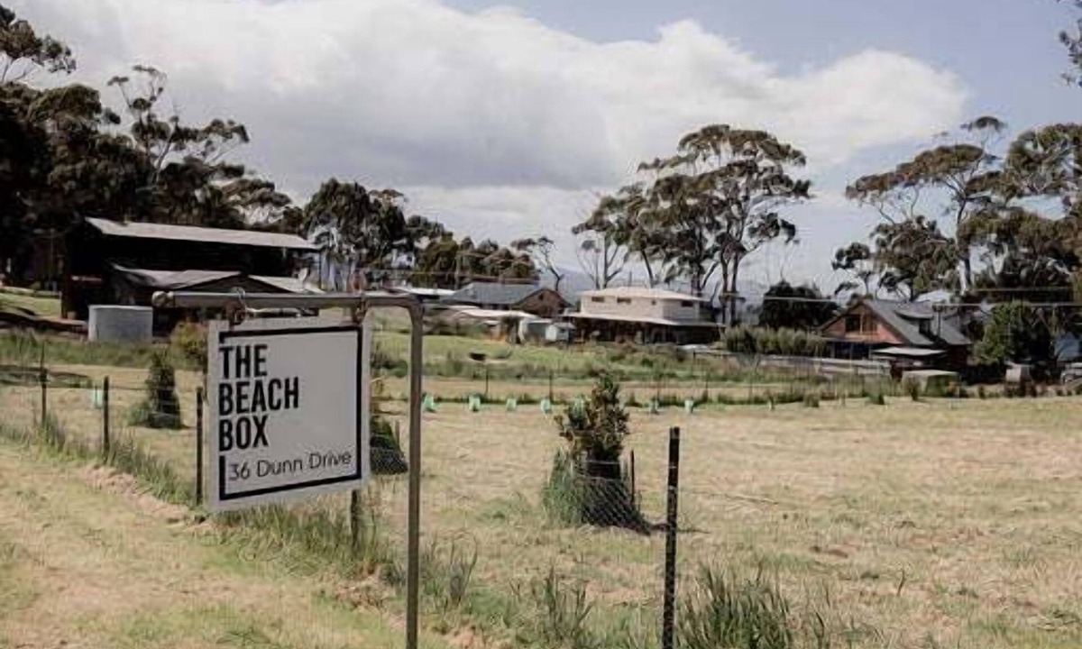 Surveyors Bay Resort | The Beach Box at Big Roaring Beach Tasmania