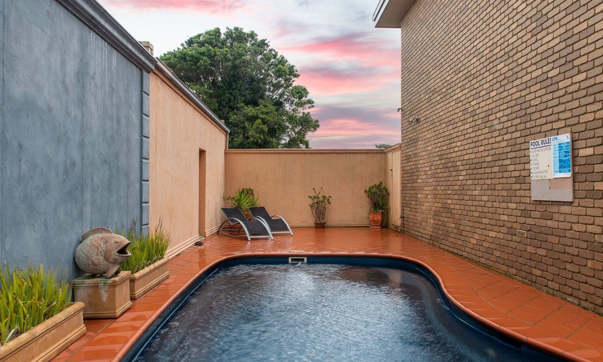 Portarlington Apartment | The Beachy Unit - Bright and fresh interior, with pool and close proximity to town.