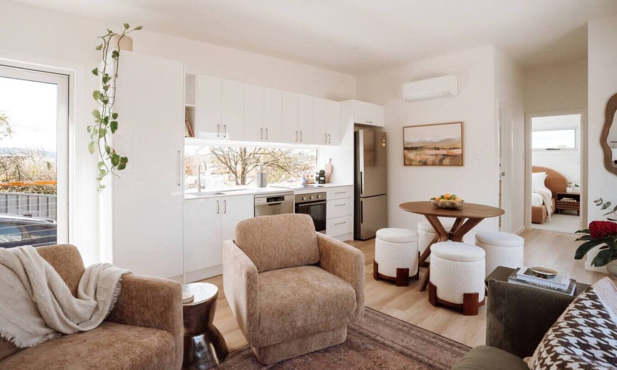 South Launceston House | The Bennett Loft, a modern Launceston hideaway