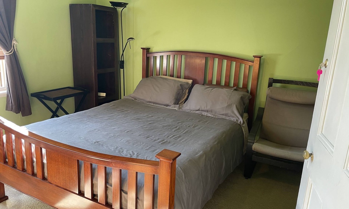 Williamstown Apartment | The Bridge Seaside Retreat Long term stay welcome