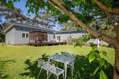 Callala Bay House | The Cabin - Waterfront with Fireplace - 5 mins to the Bay
