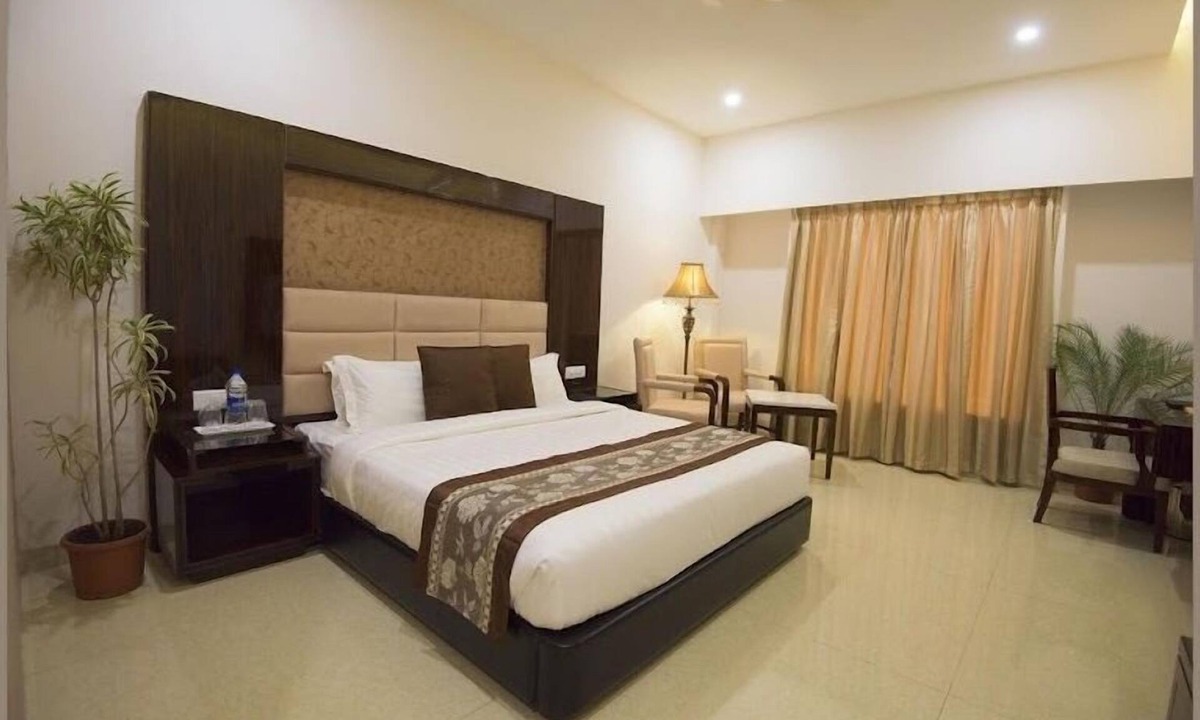 Bhopal Hotel | The Celestial Park